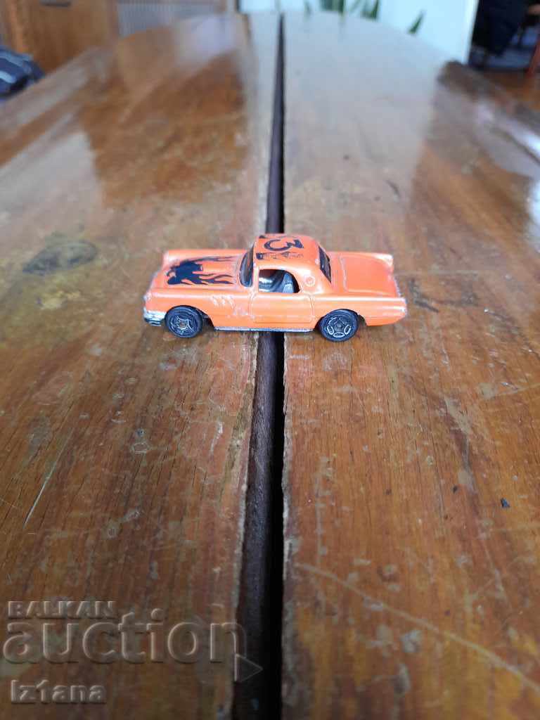 Auction  Old car, trolley