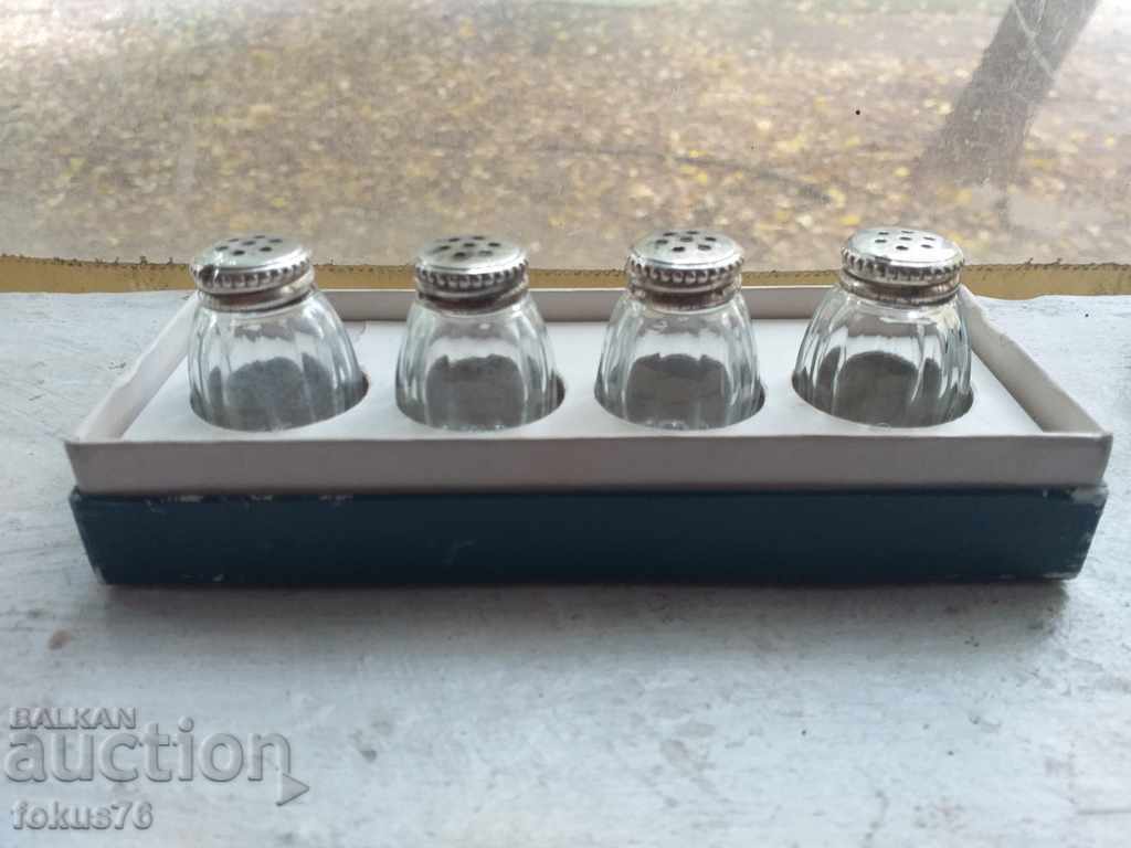 Auction Cardeilhag Chistoffel Collectible small crystal salt shakers Auction Cardeilhag Chistoffel Collectible small crystal salt shakers