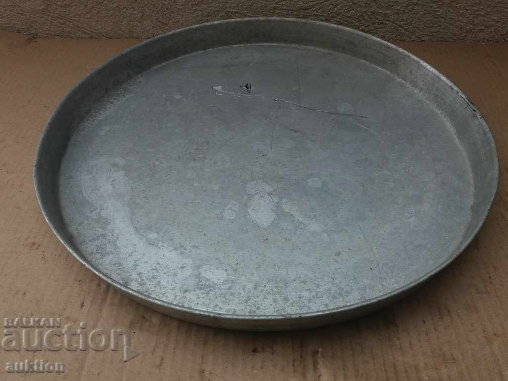 Delivery of OLD ALUMINUM TRAY FOR BAKLAVA AND SWEET PIE Delivery of OLD ALUMINUM TRAY FOR BAKLAVA AND SWEET PIE