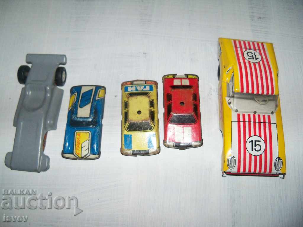 Лот стари ламаринени колички за реставрация и части с цена 15.00 лв. | € 7.67 Лот стари ламаринени колички за реставрация и части с цена 15.00 лв. | € 7.67