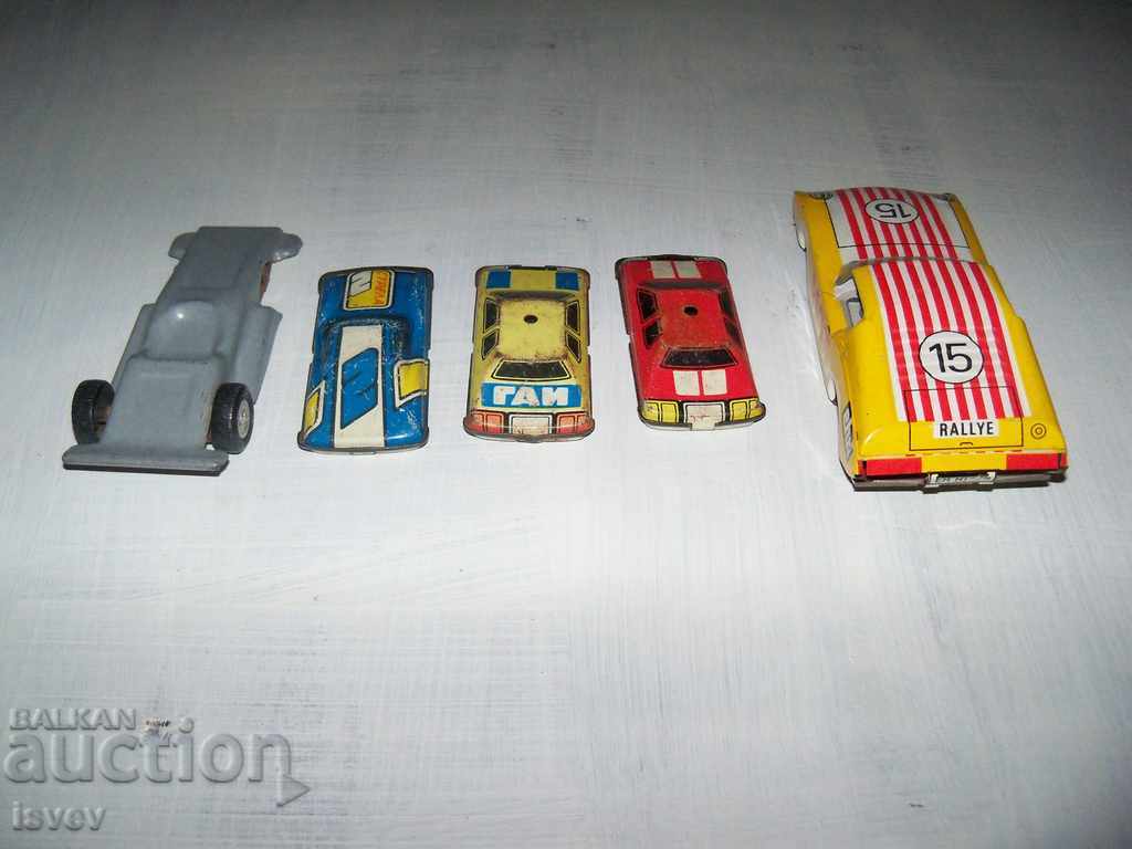 Аукцион Лот стари ламаринени колички за реставрация и части Аукцион Лот стари ламаринени колички за реставрация и части