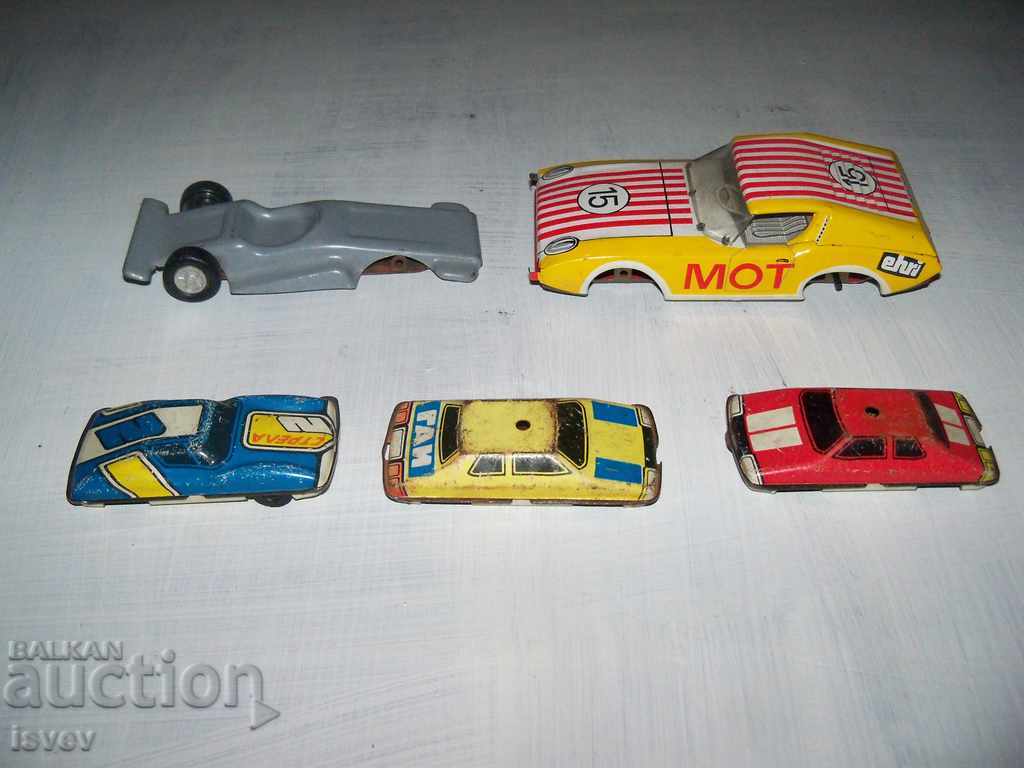 Доставка на Лот стари ламаринени колички за реставрация и части Доставка на Лот стари ламаринени колички за реставрация и части