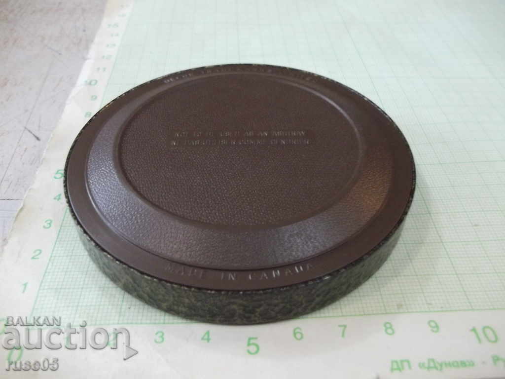 Delivery of Plate "CANADA" small plastic Canadian Delivery of Plate "CANADA" small plastic Canadian