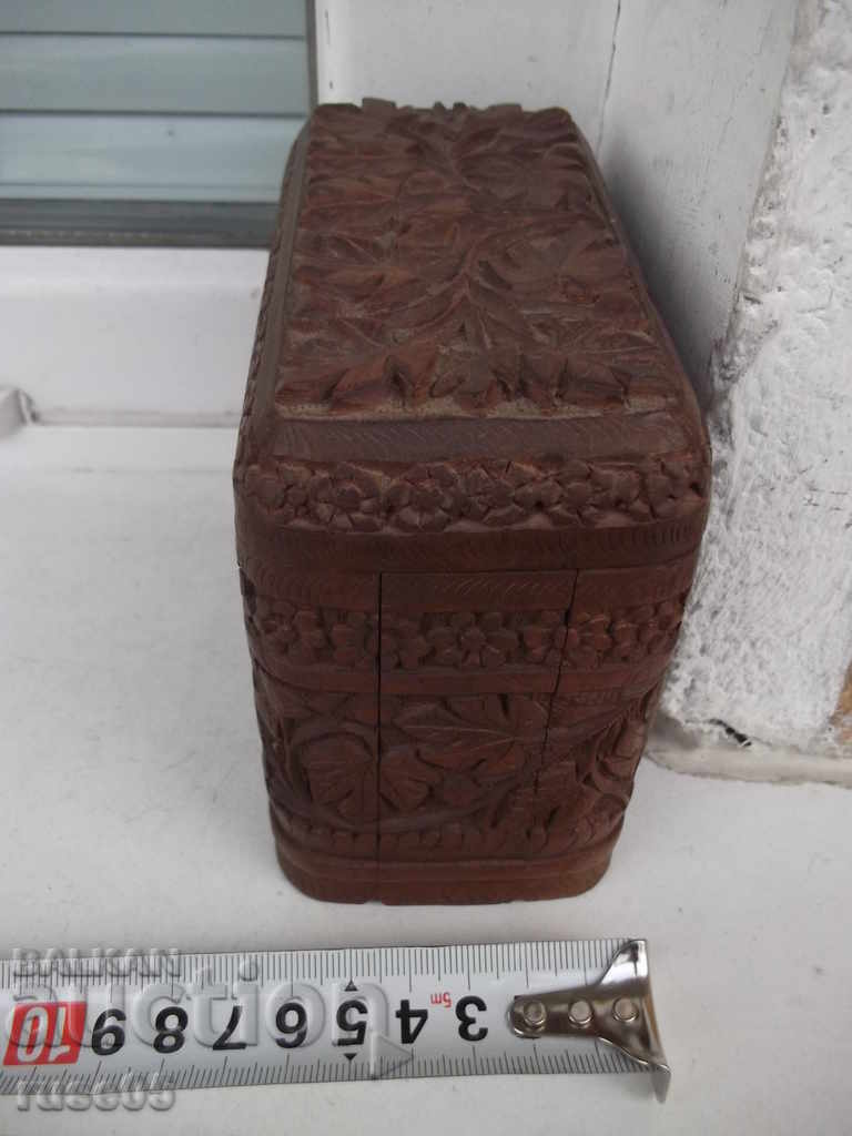 Cigarette box folding three-piece wooden threaded with price 50.00 BGN | € 25.56 Cigarette box folding three-piece wooden threaded with price 50.00 BGN | € 25.56