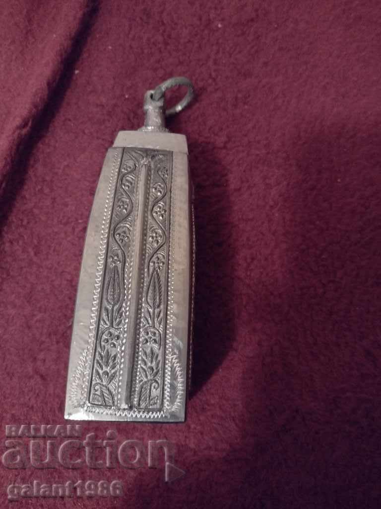 PAVUR cu preț 65.00 BGN | € 33.23 PAVUR cu preț 65.00 BGN | € 33.23