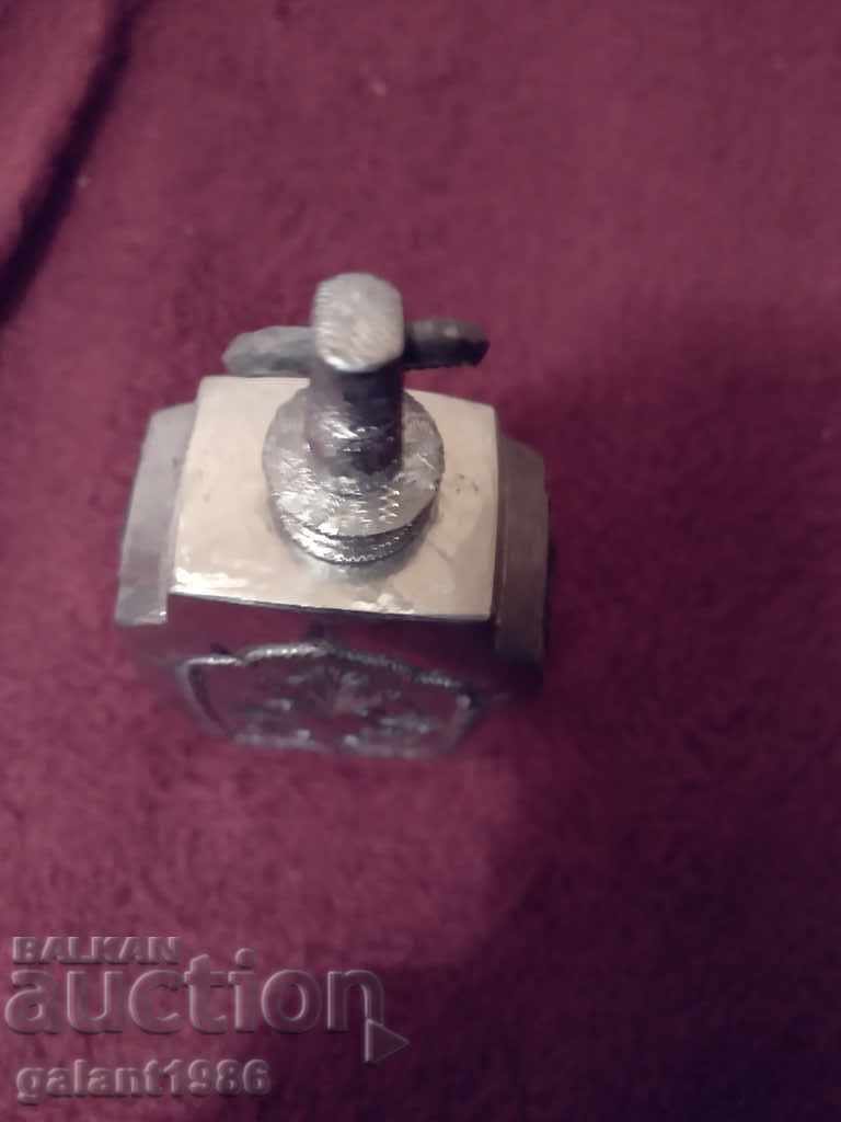 Livrarea PAVUR Livrarea PAVUR