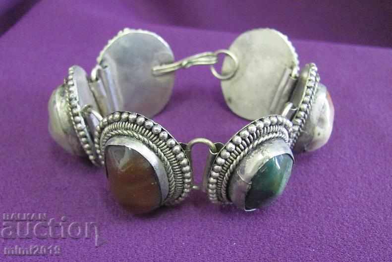 Vintage Women's Bracelet Natural Stones with price 40.00 BGN | € 20.45 Vintage Women's Bracelet Natural Stones with price 40.00 BGN | € 20.45