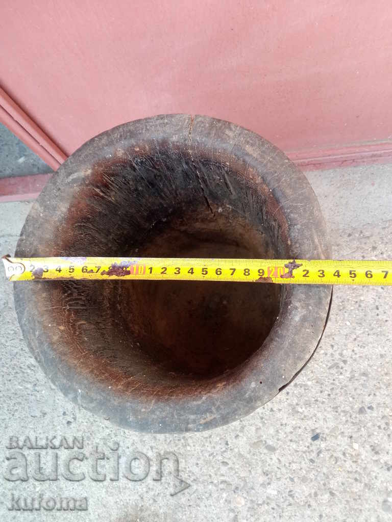 Auction  An old cast