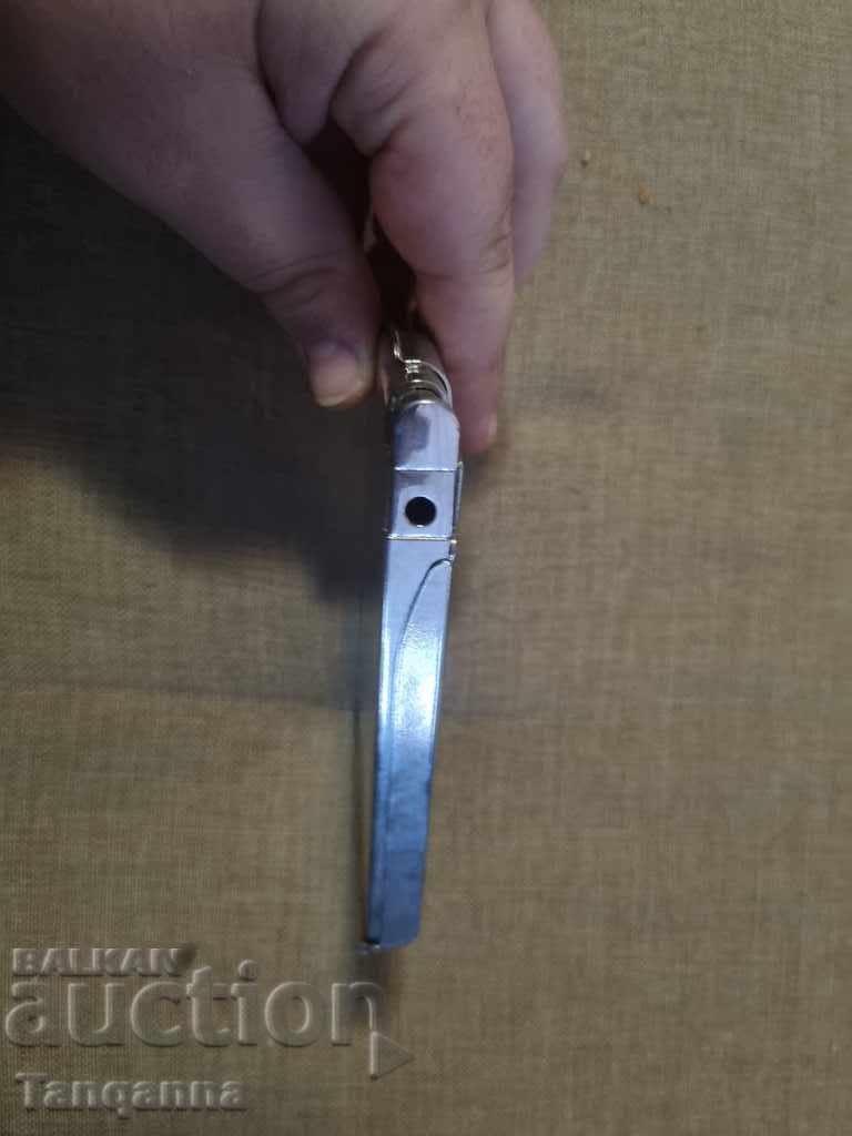 Auction The cigarette lighter Auction The cigarette lighter