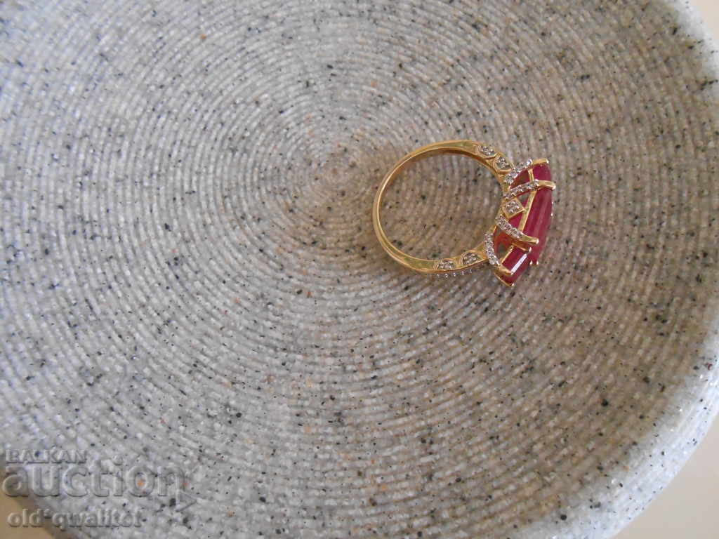 Auction  LUXURIOUS GOLDEN RING, 375 Gold with Natural Ruby and Topaz