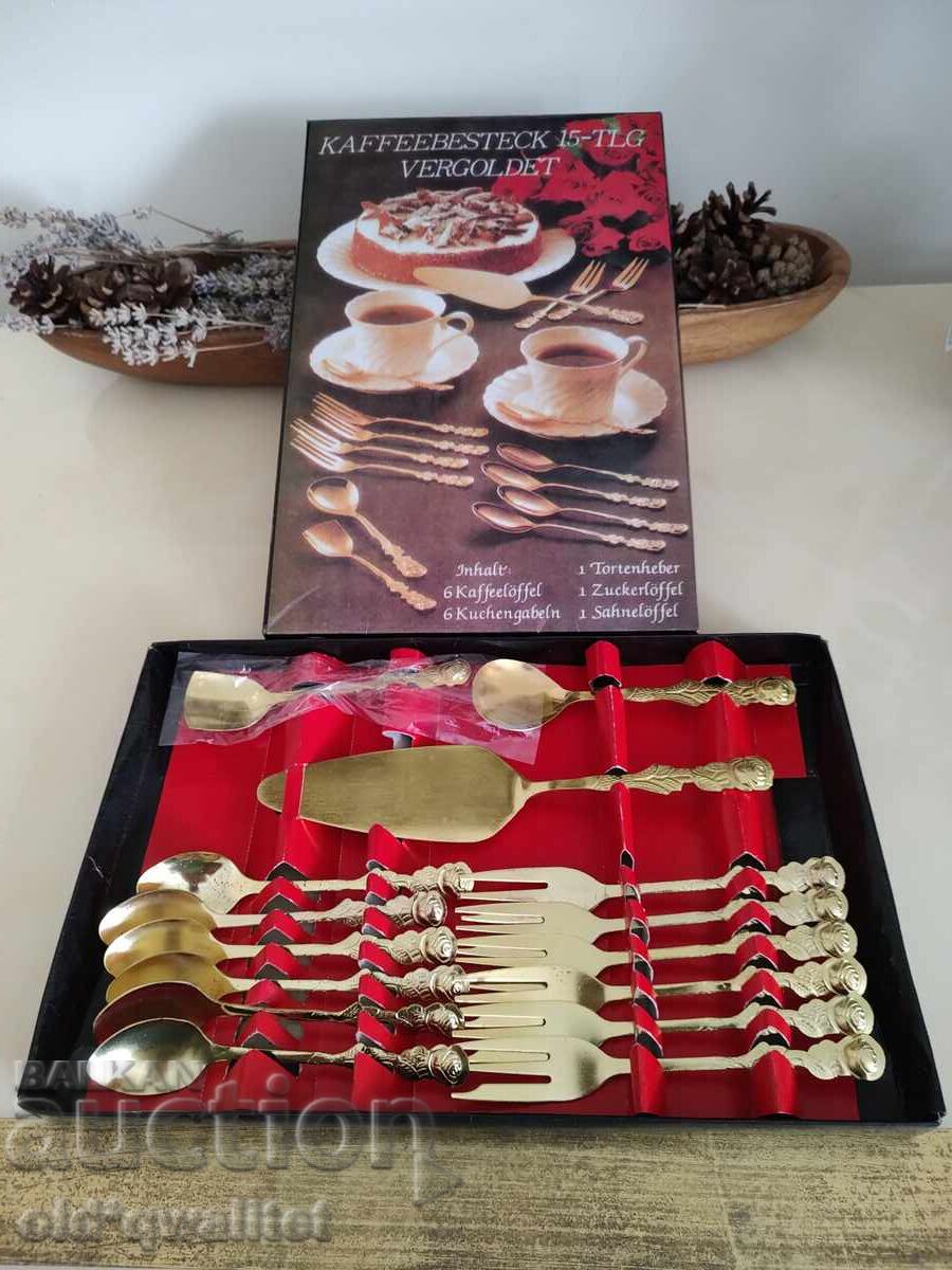 Set de tacâmuri pentru ceai și cafea, înainte de 1989, 15 bucăți Set de tacâmuri pentru ceai și cafea, înainte de 1989, 15 bucăți