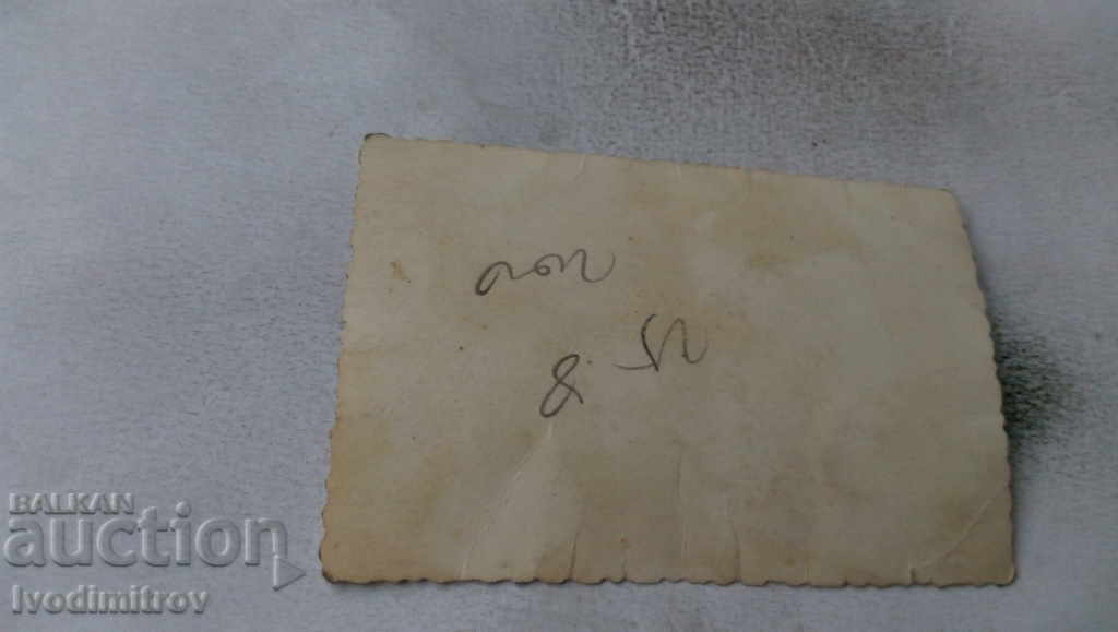 Photo Men and women clean the garden with price 2.35 BGN | € 1.20