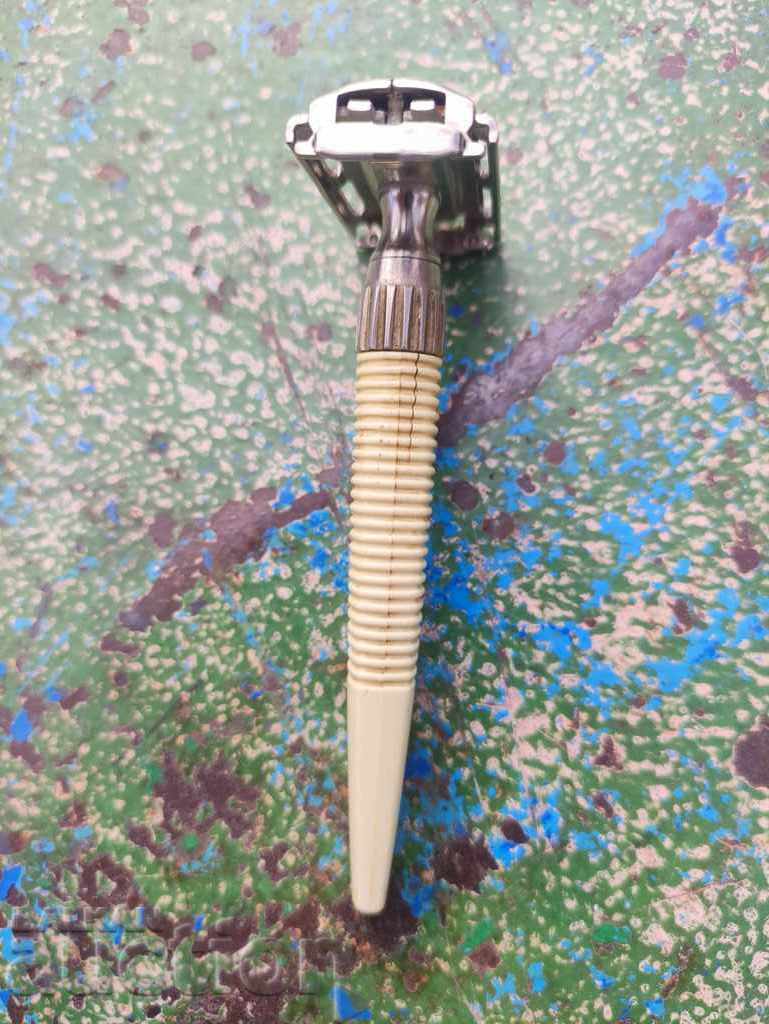 Auction Gillette Englad razor Auction Gillette Englad razor