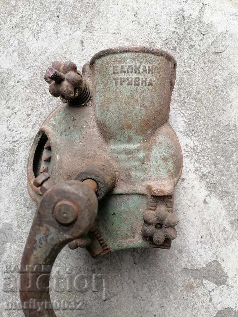 Handmill for corn, milling machine, grinder with price 49.00 BGN | € 25.05 Handmill for corn, milling machine, grinder with price 49.00 BGN | € 25.05