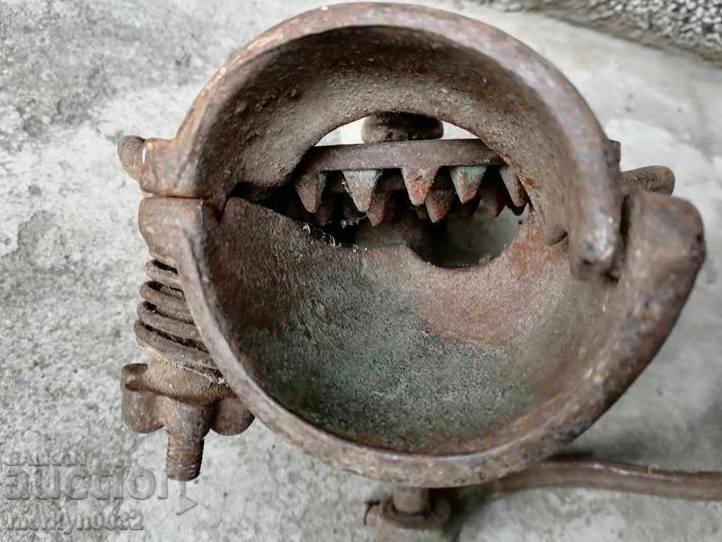 Handmill for corn, milling machine, grinder - 5 Handmill for corn, milling machine, grinder - 5