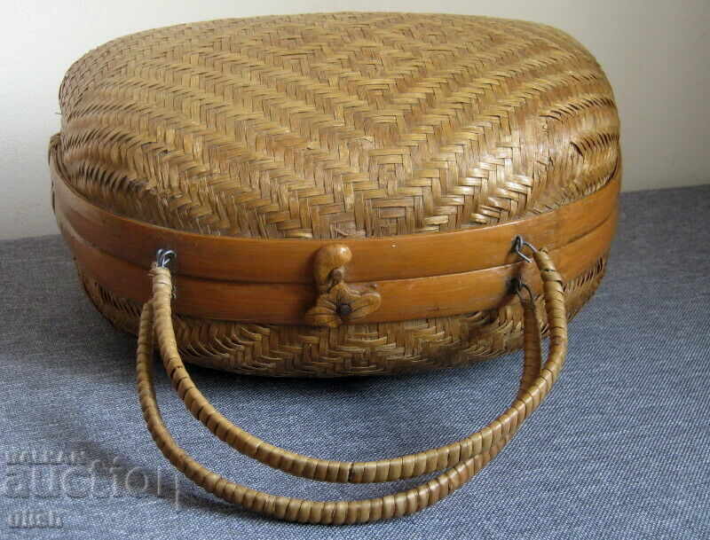 Geanta de dama tricotata din paie antica deco cu preț 25.00 BGN | € 12.78