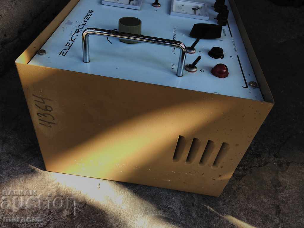 Old electronic equipment with price 200.00 BGN | € 102.26 Old electronic equipment with price 200.00 BGN | € 102.26