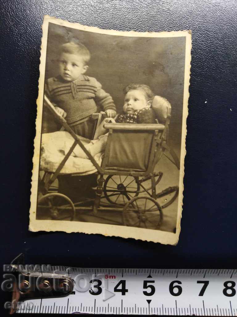 OLD PICTURE - STROLLER with price 10.00 BGN | € 5.11 OLD PICTURE - STROLLER with price 10.00 BGN | € 5.11