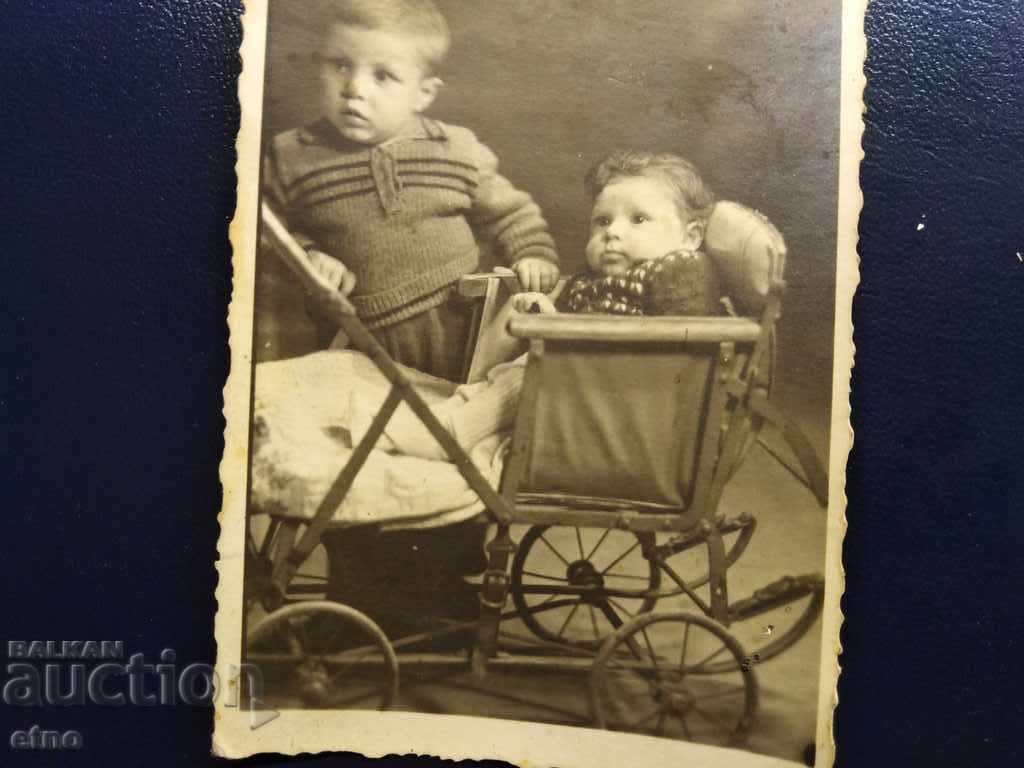 OLD PICTURE - STROLLER