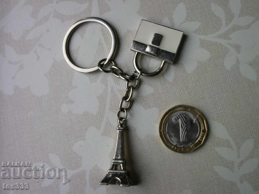 Eiffel Tower keychain