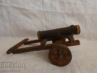 Model of the Cherry Ball souvenir cannon