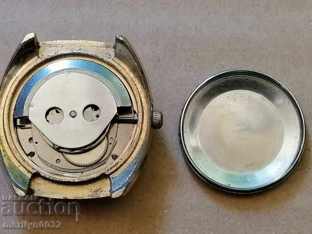 Wristwatch TIMEX gilding 20 mick WORKS - 6 Wristwatch TIMEX gilding 20 mick WORKS - 6