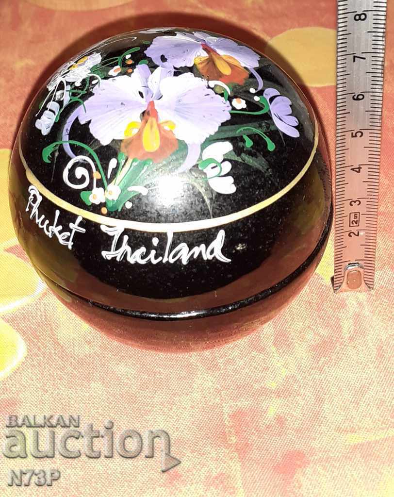 Auction OLD WOODEN BOX. HANDMADE. Auction OLD WOODEN BOX. HANDMADE.