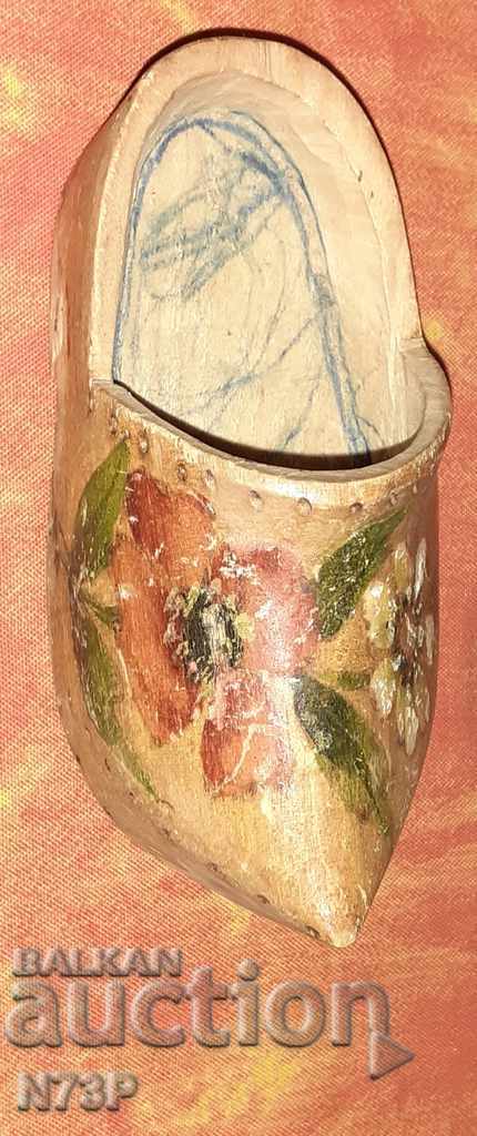 ΠΑΛΙΑ ΞΥΛΙΝΑ ΠΑΠΟΥΤΣΙΑ.ΣΑΒΒΑΤΟ.ΧΕΙΡΟΠΟΙΗΤΑ. με τιμή 5.00 BGN | € 2.56 ΠΑΛΙΑ ΞΥΛΙΝΑ ΠΑΠΟΥΤΣΙΑ.ΣΑΒΒΑΤΟ.ΧΕΙΡΟΠΟΙΗΤΑ. με τιμή 5.00 BGN | € 2.56