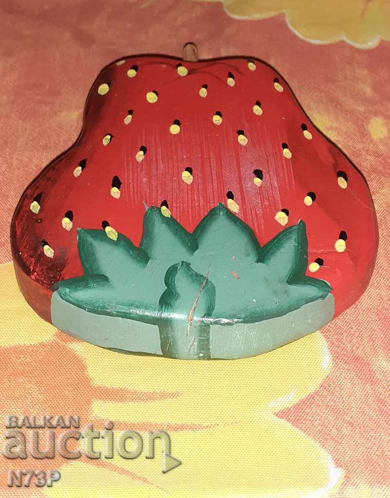 Auction OLD WOODEN FIGURE. TOY. BERRIES. Auction OLD WOODEN FIGURE. TOY. BERRIES.