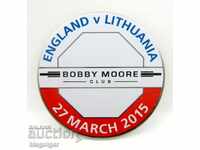 FOOTBALL BADGE-ENGLAND-BOBBY MOORE CLUB