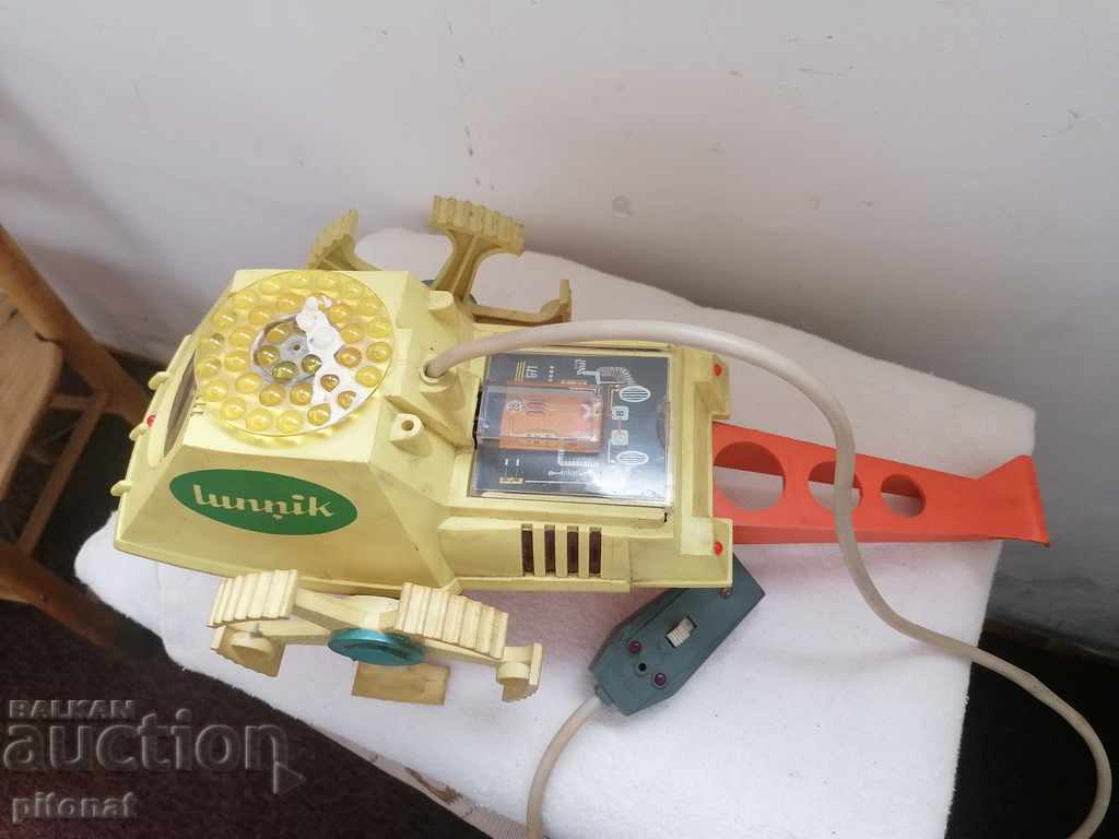 Συλλεκτικό παιχνίδι lunar rover LUNNIK USSR με τιμή 250.00 BGN | € 127.82 Συλλεκτικό παιχνίδι lunar rover LUNNIK USSR με τιμή 250.00 BGN | € 127.82