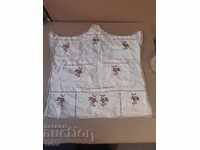 Covor brodat manual cu buzunare. Cusut manual