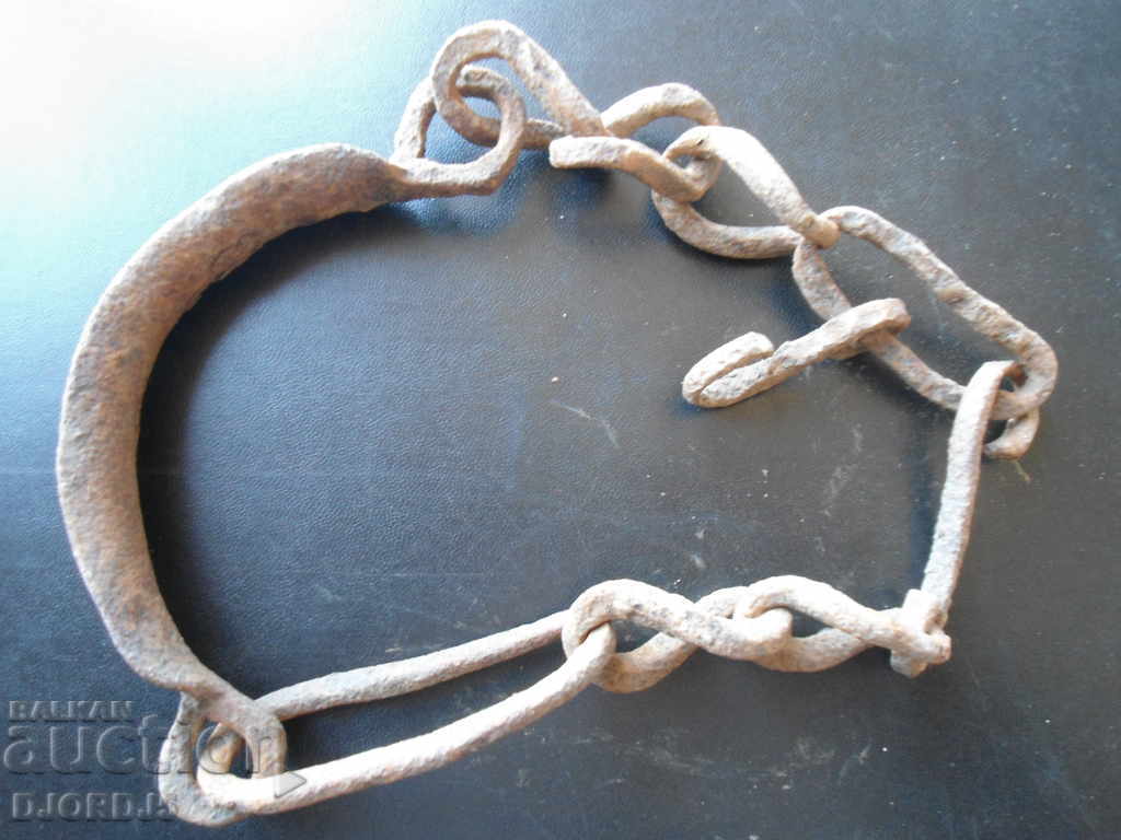 Старо ковано желязо, бокая с цена 4.00 лв. | € 2.05 Старо ковано желязо, бокая с цена 4.00 лв. | € 2.05