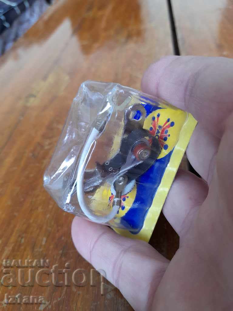 Old car hammer, car with price 12.00 BGN | € 6.14 Old car hammer, car with price 12.00 BGN | € 6.14