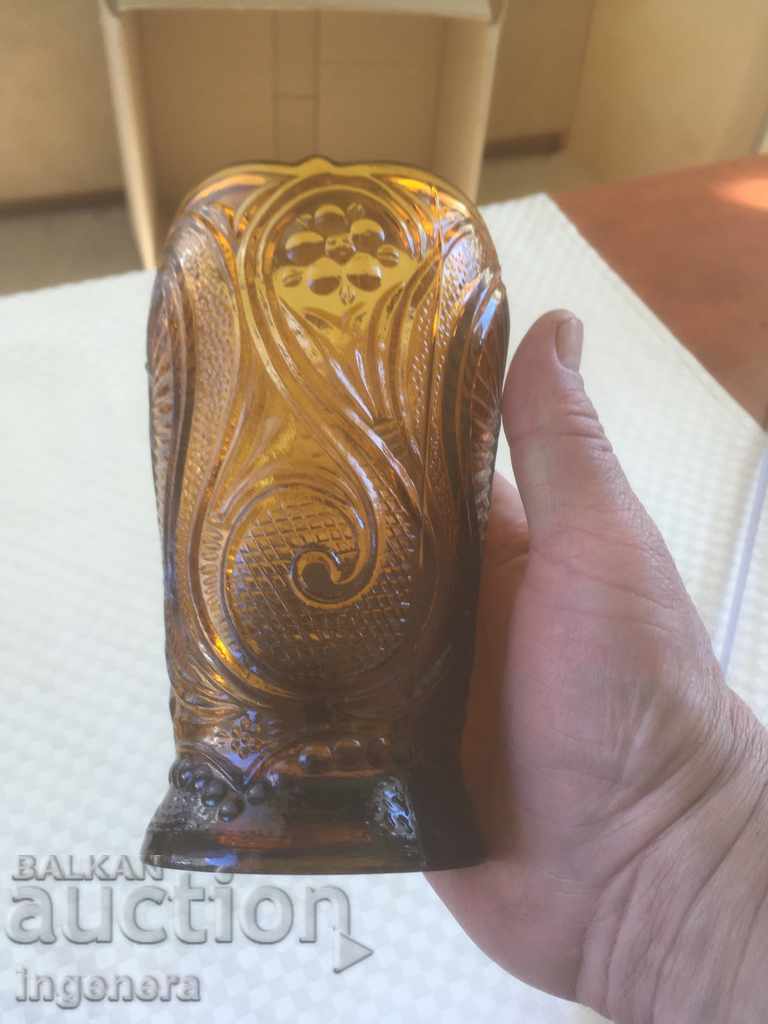 VASE GLASS COLOR THICK RELIEF ANTIQUE BEAUTIFUL PRODUCT with price 21.00 BGN | € 10.74 VASE GLASS COLOR THICK RELIEF ANTIQUE BEAUTIFUL PRODUCT with price 21.00 BGN | € 10.74