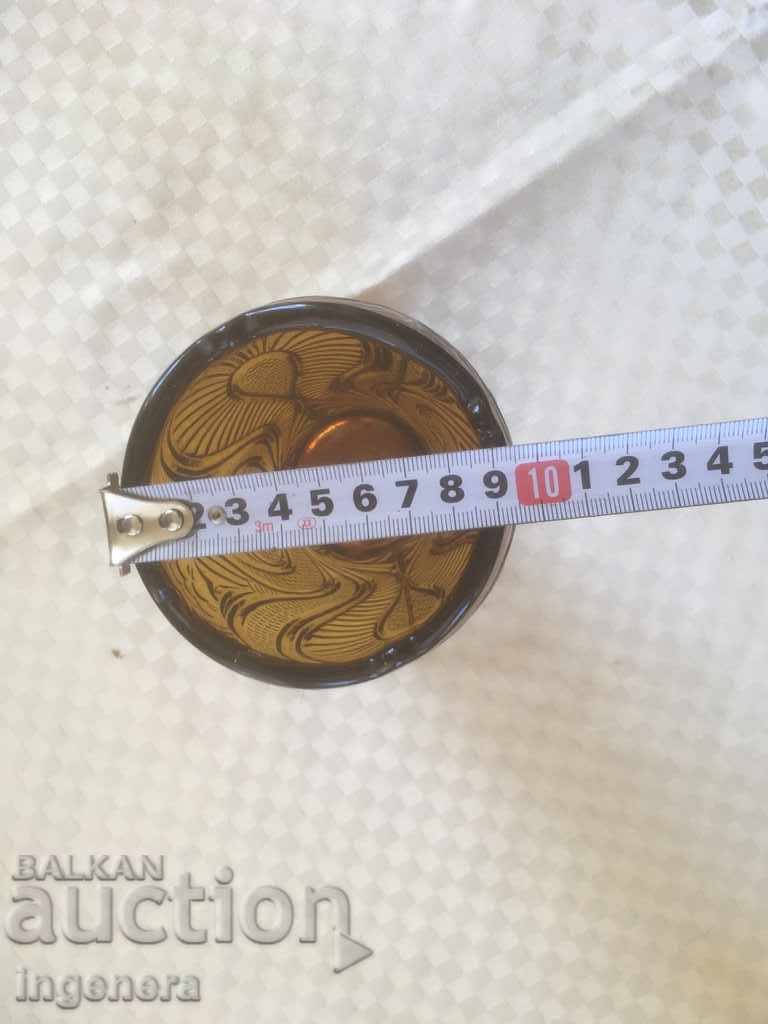 Delivery of VASE GLASS COLOR THICK RELIEF ANTIQUE BEAUTIFUL PRODUCT Delivery of VASE GLASS COLOR THICK RELIEF ANTIQUE BEAUTIFUL PRODUCT