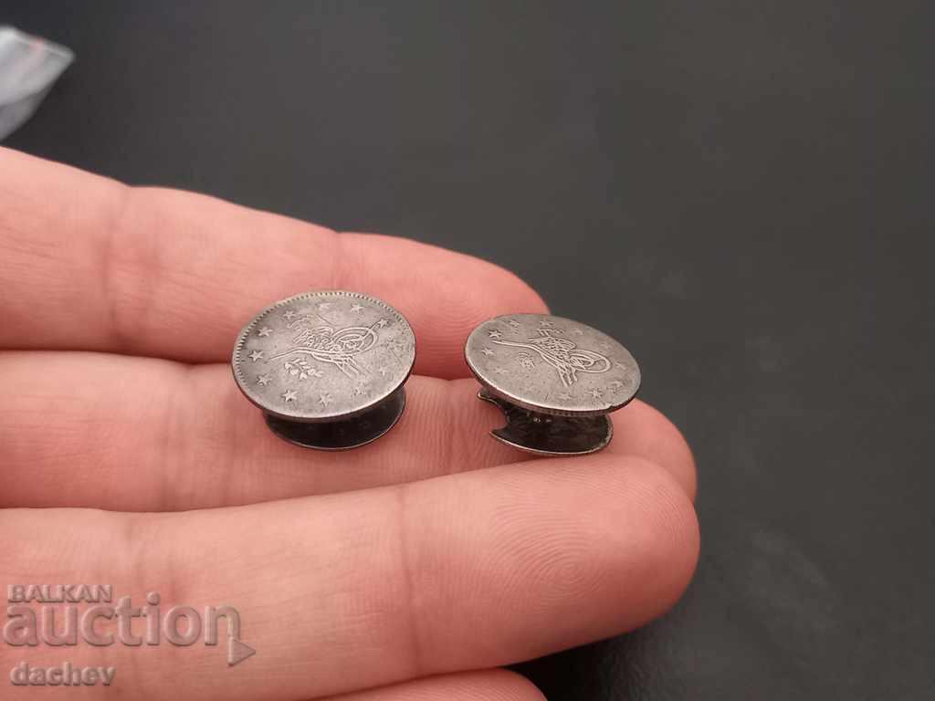 Δημοπρασία Σπάνιες ασημένιες μανσέτες αναγέννησης από νομίσματα κοσμημάτων του 19ου αιώνα Δημοπρασία Σπάνιες ασημένιες μανσέτες αναγέννησης από νομίσματα κοσμημάτων του 19ου αιώνα