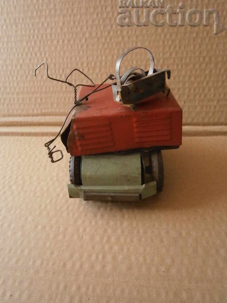 metal toy part of a crane and a teddy bear machine - 5 metal toy part of a crane and a teddy bear machine - 5