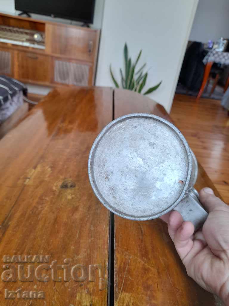 An old measure, a measure for liquids - 6 An old measure, a measure for liquids - 6