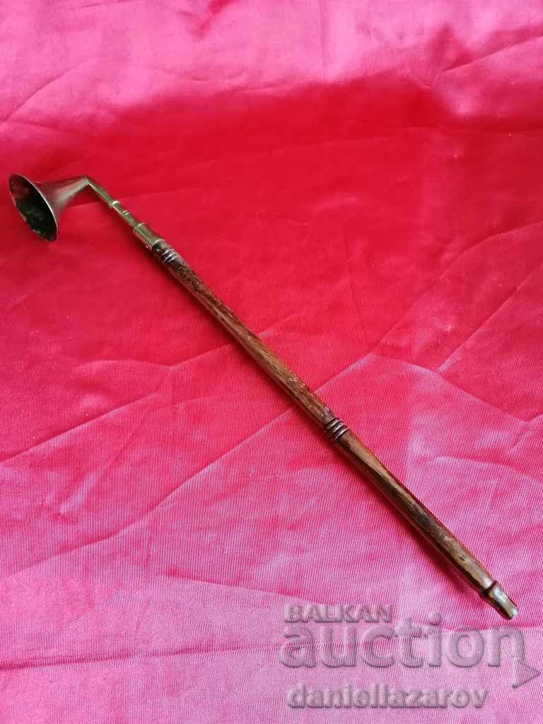 Stingător de lumânări vechi foarte mare cu preț 20.00 BGN | € 10.23 Stingător de lumânări vechi foarte mare cu preț 20.00 BGN | € 10.23