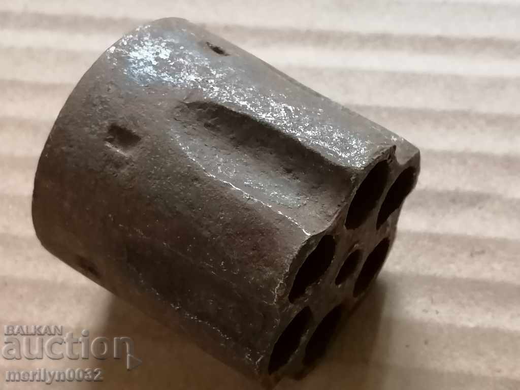 Delivery of Revolver drum Colt Smith and Wesson part Delivery of Revolver drum Colt Smith and Wesson part