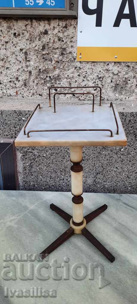 Licitație MESA MARMURA PENTRU TELEFON DE LA SOCA