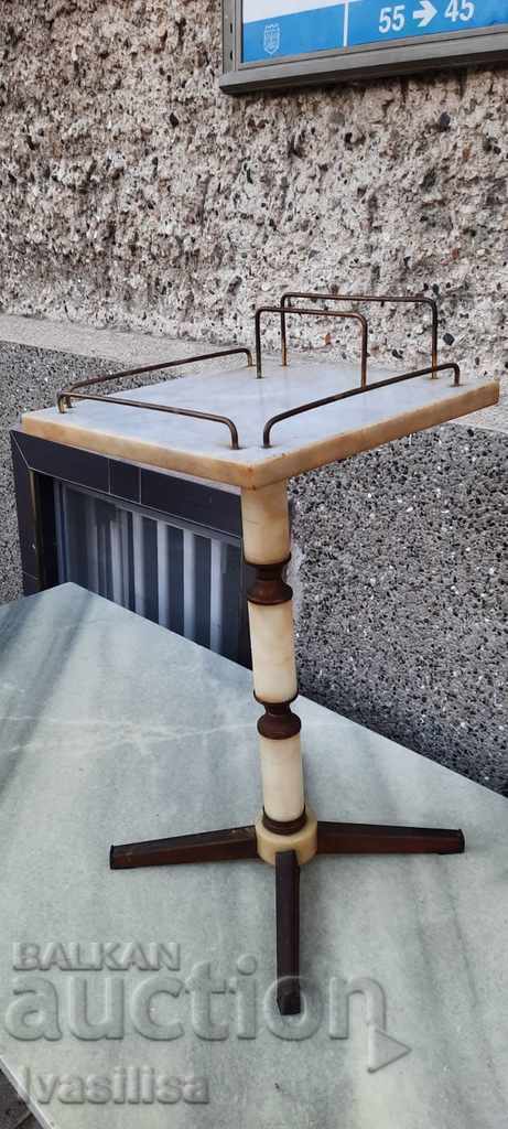 Livrarea MESA MARMURA PENTRU TELEFON DE LA SOCA