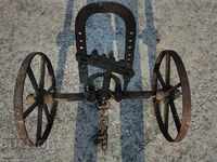 Arrangement for an old plow pulled by animals