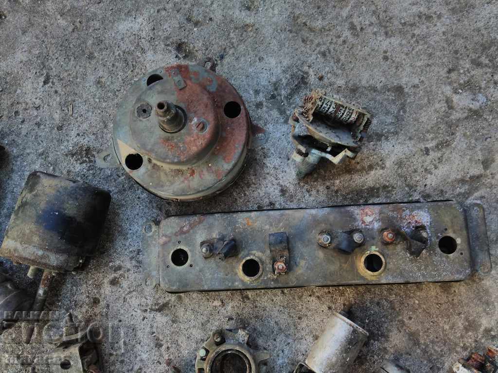 Piese pentru o mașină veche Varșovia cu preț 59.00 BGN | € 30.17 Piese pentru o mașină veche Varșovia cu preț 59.00 BGN | € 30.17