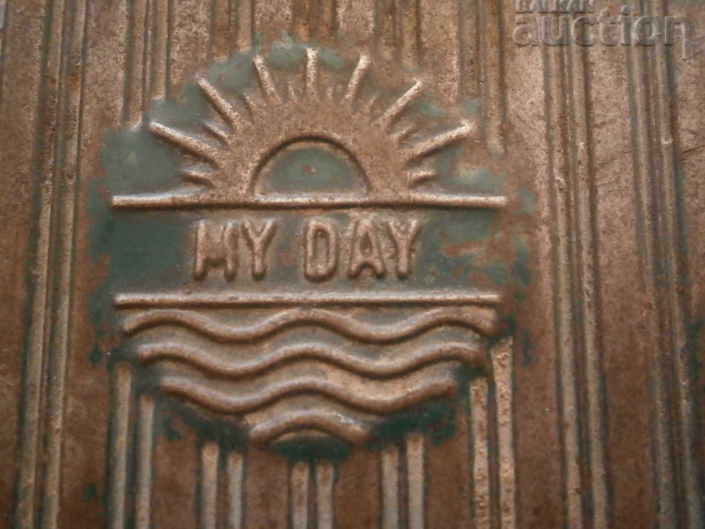 Delivery of MY DAY Germany WW1 WW2 antique flashlight with magnifying glass Delivery of MY DAY Germany WW1 WW2 antique flashlight with magnifying glass