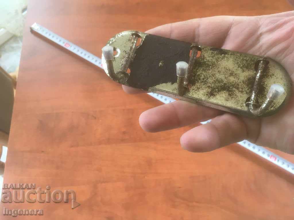 HANGER HANGER 3 SOCKES ANCIENT METAL with price 3.00 BGN | € 1.53 HANGER HANGER 3 SOCKES ANCIENT METAL with price 3.00 BGN | € 1.53