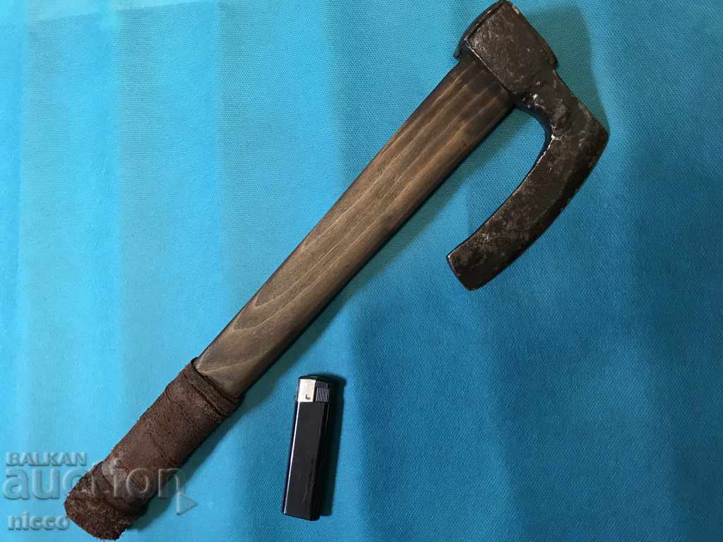Auction old ax Auction old ax
