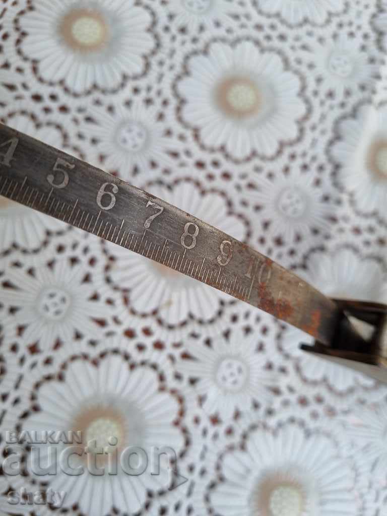 Стара ролетка 15м. с цена 35.00 лв. | € 17.90 Стара ролетка 15м. с цена 35.00 лв. | € 17.90