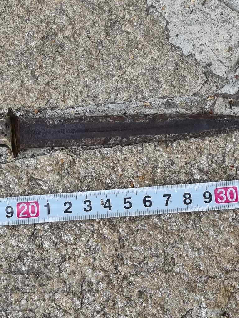 Licitație pumnal vechi Licitație pumnal vechi